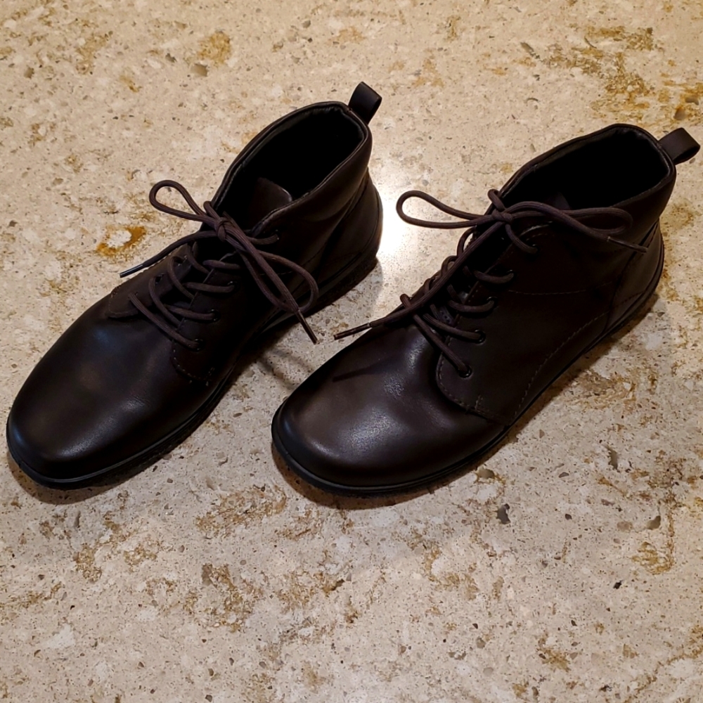 Size 8 Hotter Comfort Concept leather ankle boots.  NWOT